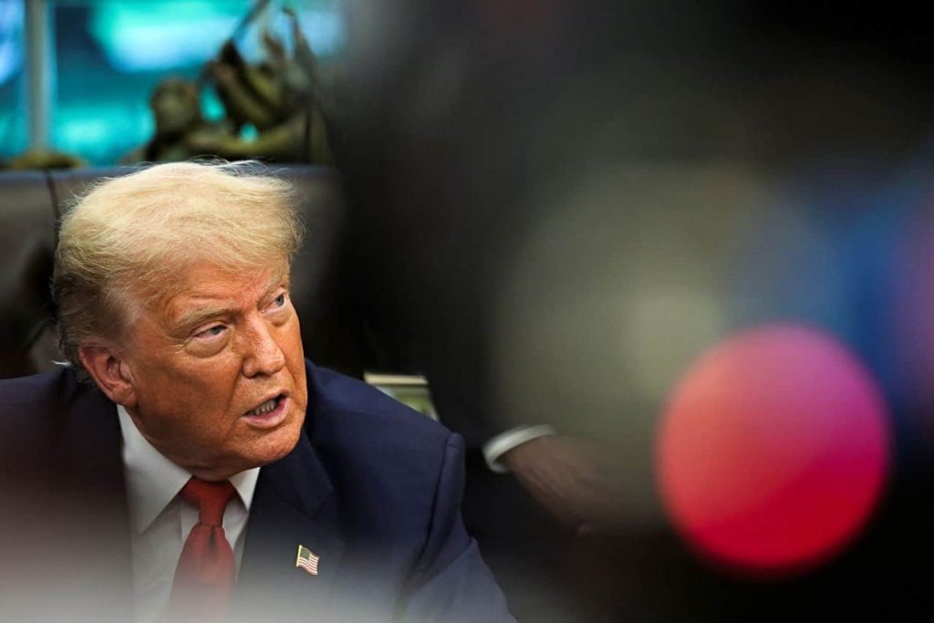 52b94cb-c-2025-06-27t205642z-582615655-rc28bfa9y0bq-rtrmadp-3-usa-trump.jpg