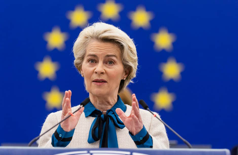 a3cca99-ursula-fon-der-lyayen-biografiya-tsikavi-fakty.jpg